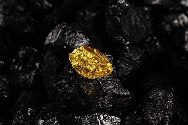 胁中国：不给稀土磁铁就加200%关税瓦力娱乐棋牌特朗普彻底坐不住了公开威(图2)